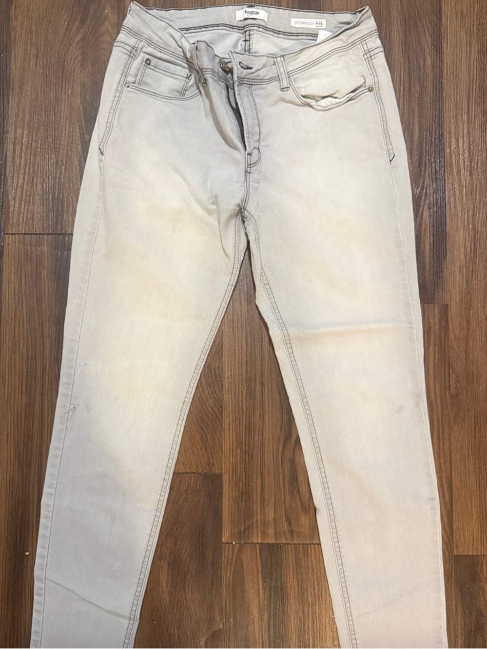 Kensie Ankle Crop Jeans in Light grey  size 8 or 29